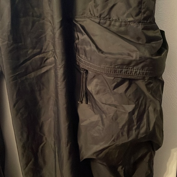 Nike Women’s XL Black Cargo Swoosh Pants 5 Pockets - Picture 3 of 12